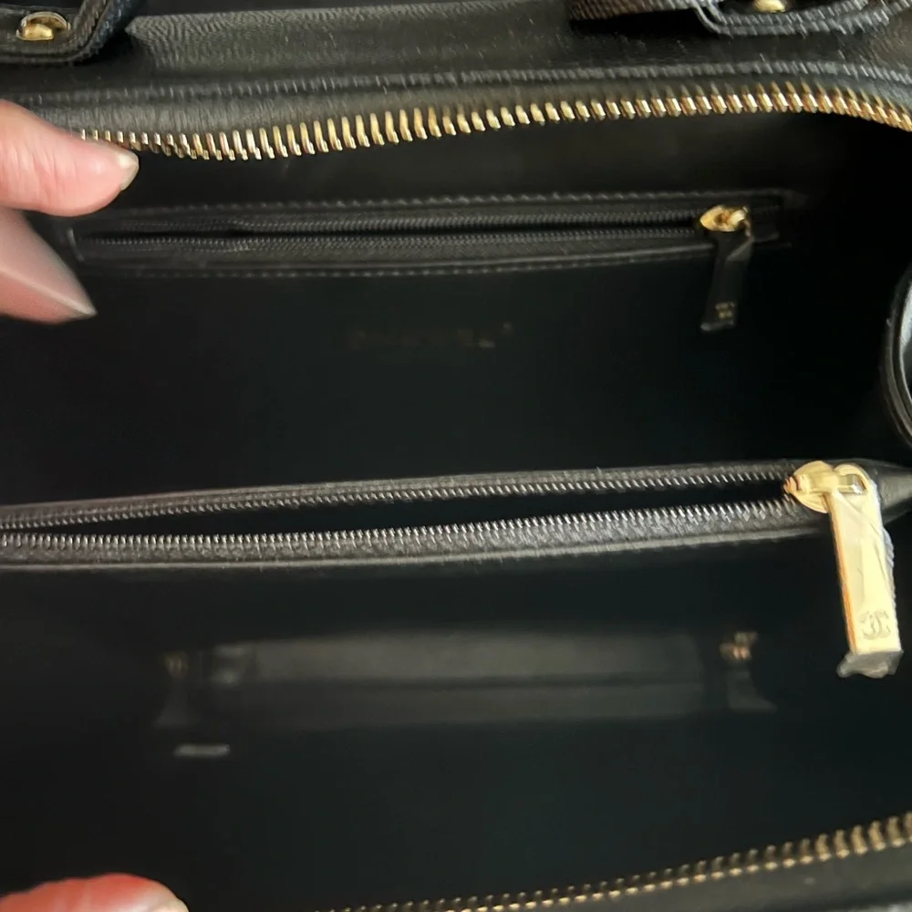 Chanel Medium Black Filigree Quilted Calf Grain Vanity Case w Handle - 20C - NWT - Picture 9 of 11